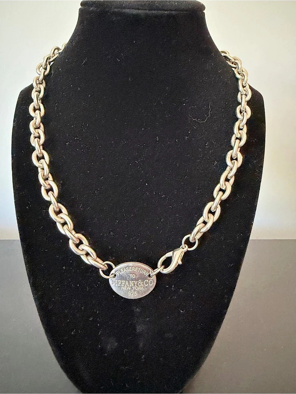Tiffany & Co. Return to Tiffany Oval Tag Link Necklace. Silver